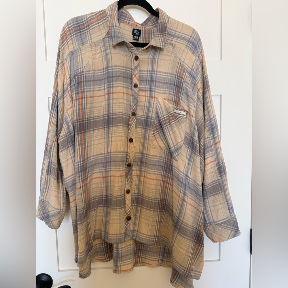 BDG Urban Outfitters women’s Plaid Button-Up Shirt XL